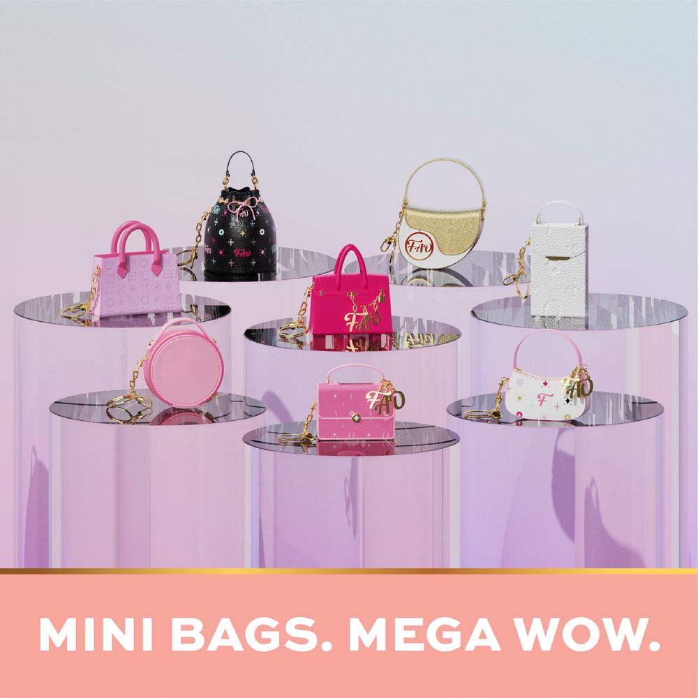 FAO Schwarz - 7th Ave. Mini Pouch Bag Charm - Fashion Activity and Roleplay