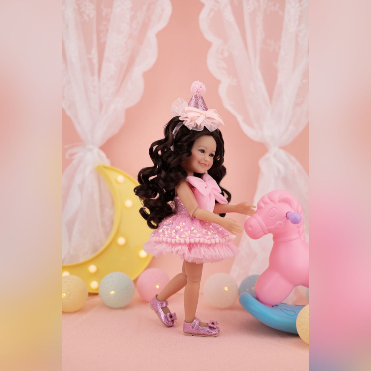 Ruby Red Fashion Friends - Birthday Siblies Doll - Tan Skin, Pink Dress - Dolls
