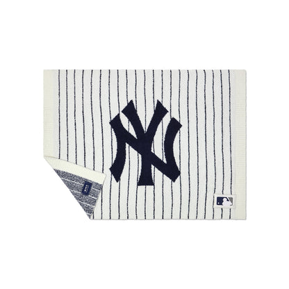 Barefoot Dreams - CozyChic New York Yankees Stroller Blanket - 30"x40" - Trend Accessories