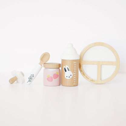 Le Toy Van - Dolls Nursing Kit & Bag - 8 Pieces - Preschool