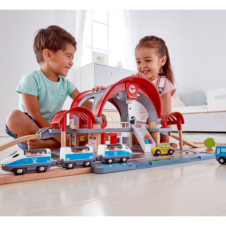 Hape - Grand City Station - Preschool