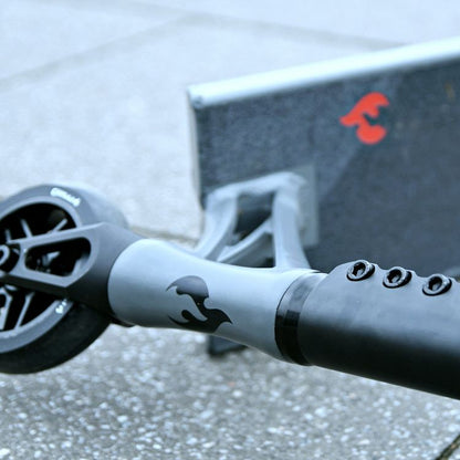 Micro Kickboard - Micro Chilli Zeppelin Pro Scooter - Black/Grey - Outdoor