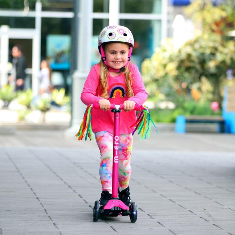 Micro Kickboard - Micro Maxi LED Scooter - Pink - Outdoor