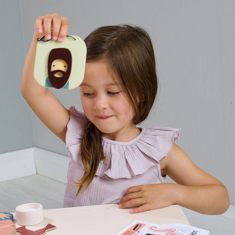 Tender Leaf Toys - Wooden Hair Salon Set - Preschool